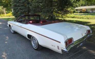 Oldsmobile-delta-88-royale-1973-white