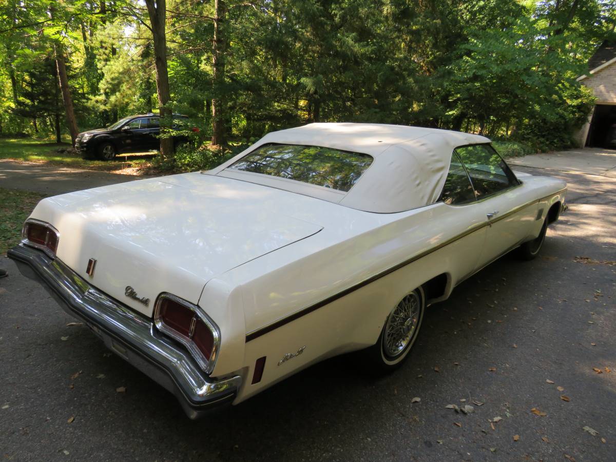 Oldsmobile-delta-88-royale-1973-white-7