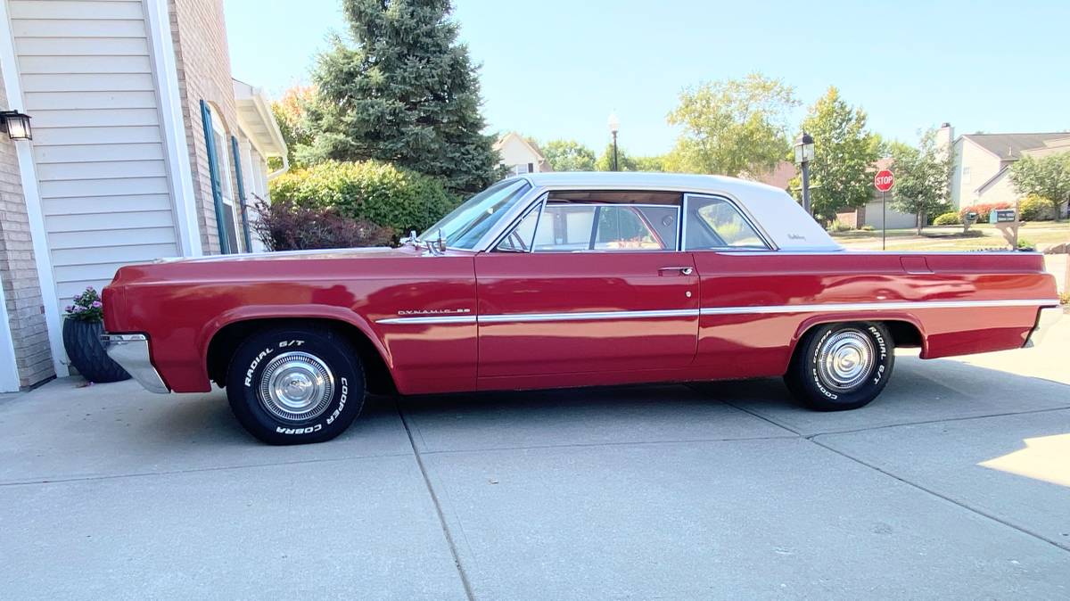 Oldsmobile-dynamic-88-1963-red-2