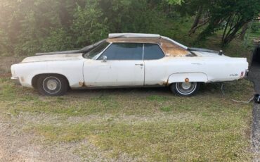 Oldsmobile-ninety-eight-1971