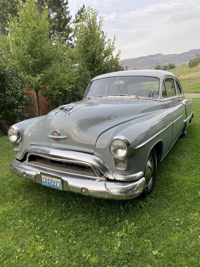 Oldsmobile-rocket-88-1951-grey-10
