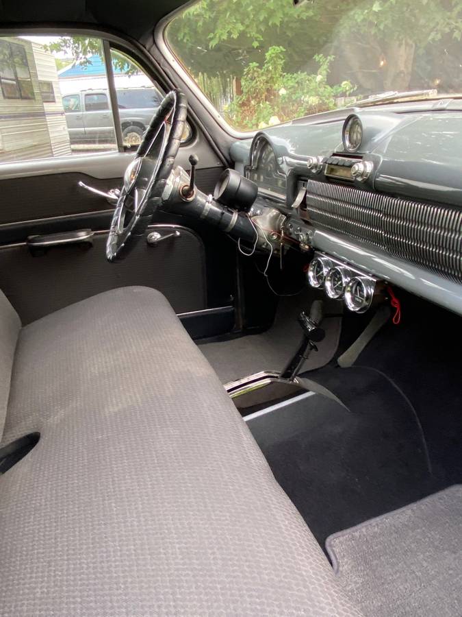 Oldsmobile-rocket-88-1951-grey-16