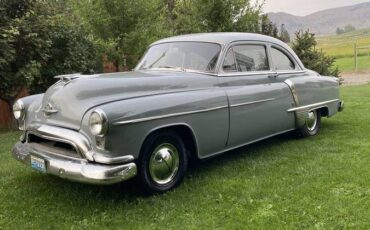 Oldsmobile-rocket-88-1951-grey