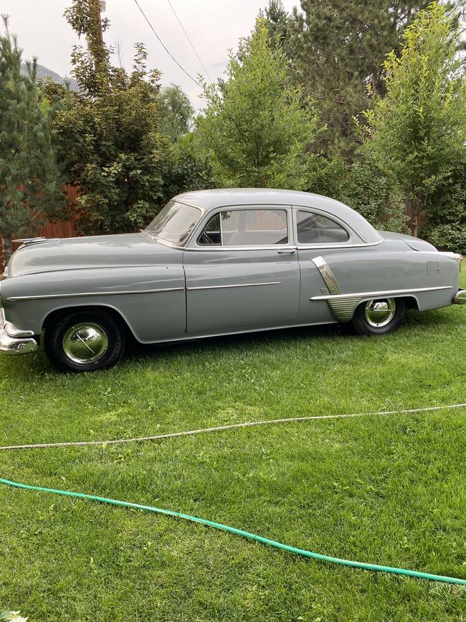 Oldsmobile-rocket-88-1951-grey-7