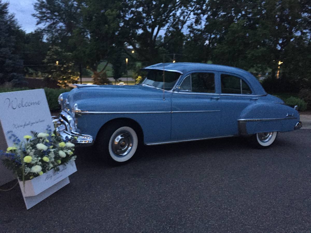 Oldsmobile-rocket-88-4-dr.-1950-blue-2
