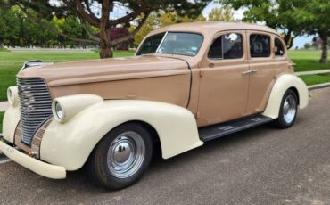 Oldsmobile-sedan-touring-1938-1