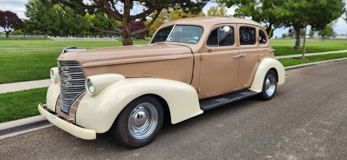 Oldsmobile-sedan-touring-1938-1