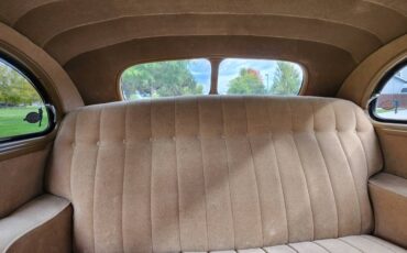 Oldsmobile-sedan-touring-1938-11
