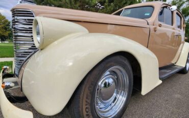 Oldsmobile-sedan-touring-1938-12