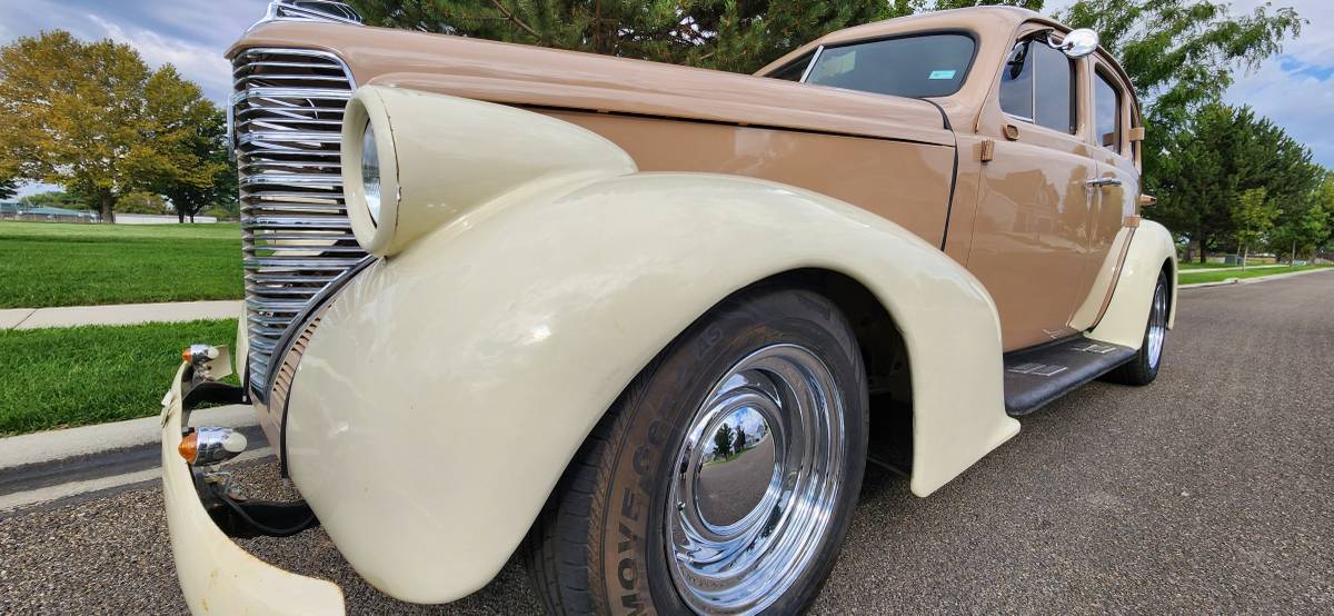 Oldsmobile-sedan-touring-1938-12
