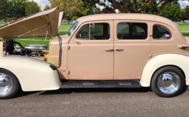 Oldsmobile-sedan-touring-1938-13