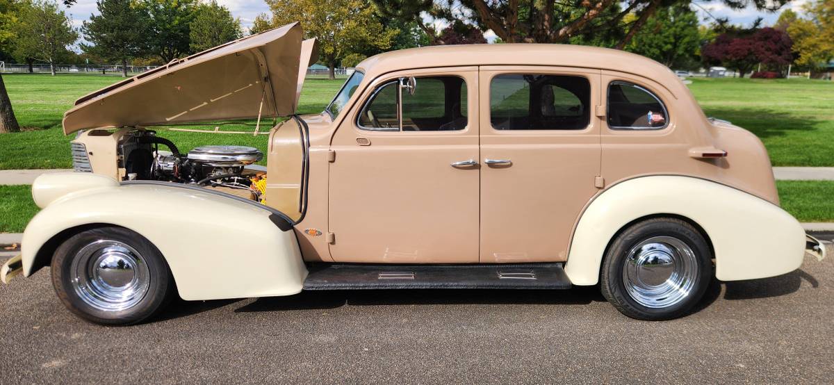Oldsmobile-sedan-touring-1938-13