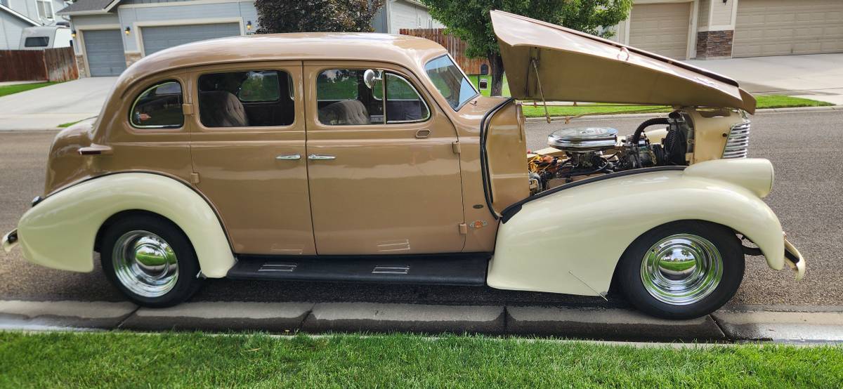 Oldsmobile-sedan-touring-1938-15