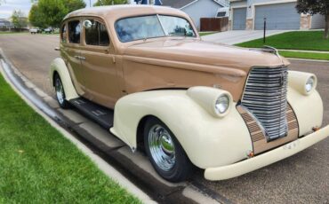 Oldsmobile-sedan-touring-1938-2