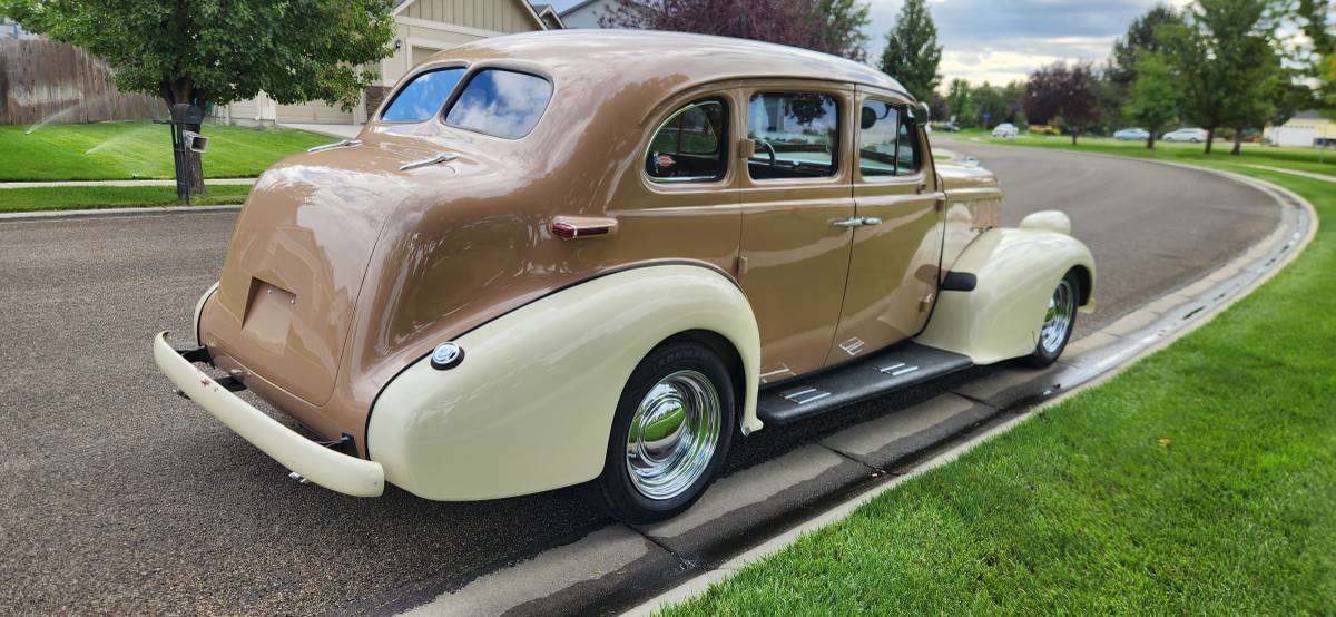 Oldsmobile-sedan-touring-1938-20