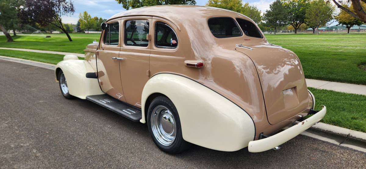 Oldsmobile-sedan-touring-1938-4