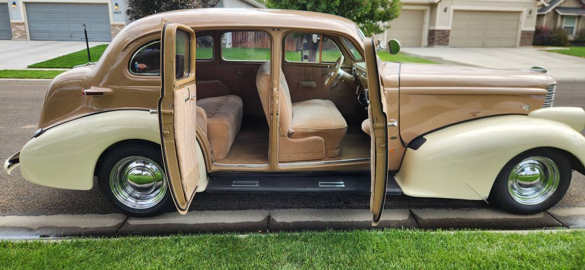 Oldsmobile-sedan-touring-1938-8