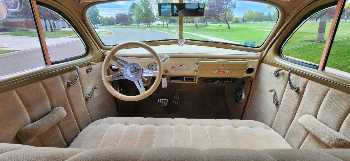 Oldsmobile-sedan-touring-1938-9