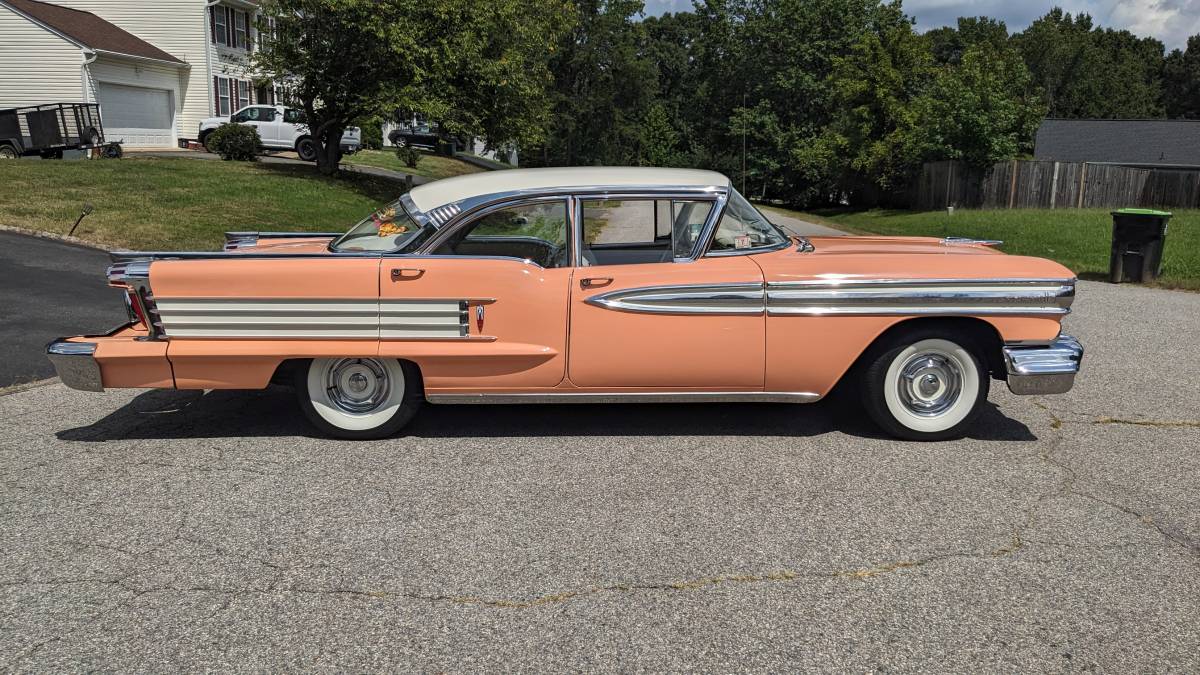 Oldsmobile-super-88-1958-orange