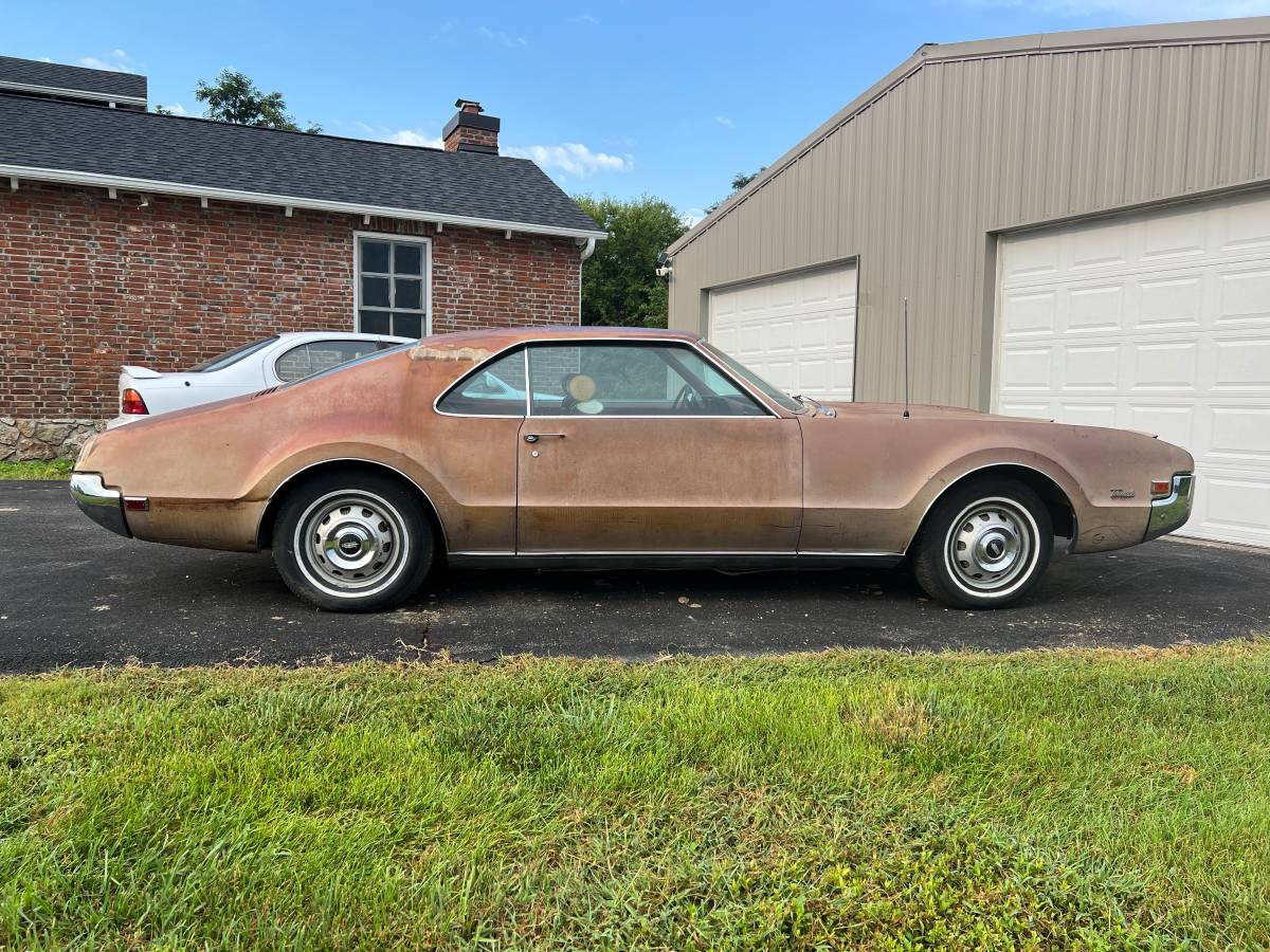 Oldsmobile-toronado-1966-1