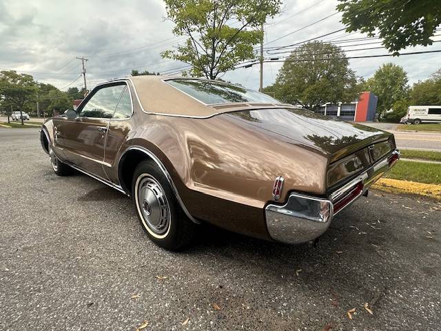 Oldsmobile-toronado-1968-3