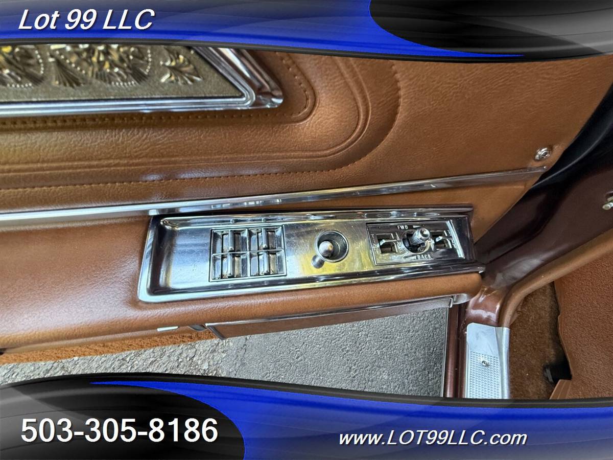 Oldsmobile-toronado-brougham-only-47k-miles-rocket-1973-brown-19