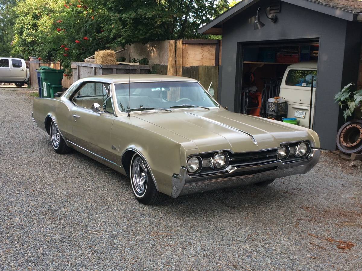 Olsdmobile-cutlass-1967-1