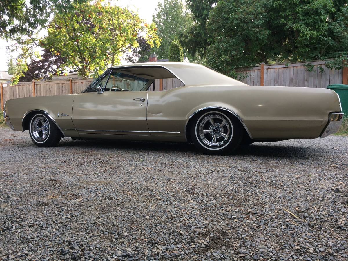Olsdmobile-cutlass-1967-3