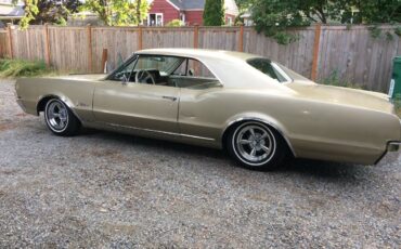 Olsdmobile-cutlass-1967-4