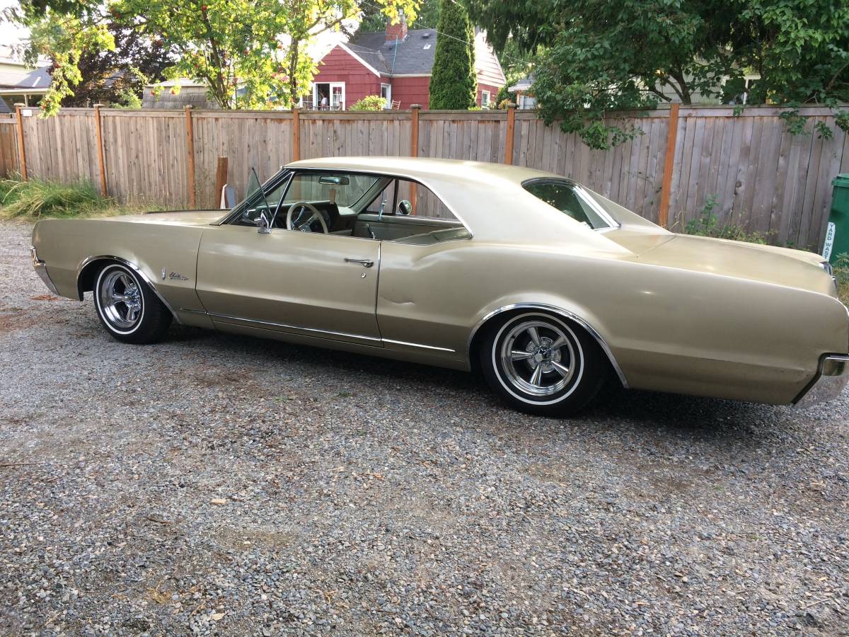 Olsdmobile-cutlass-1967-4