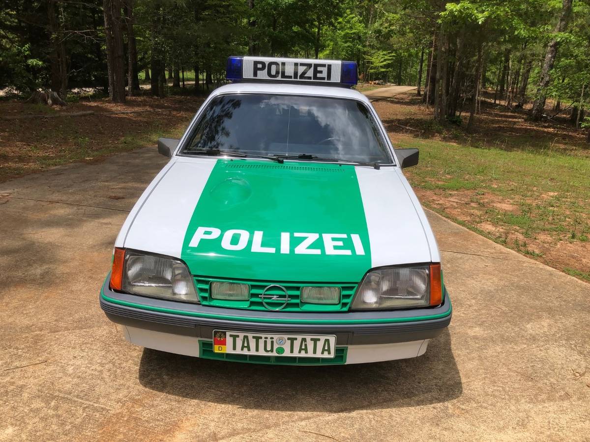 Opel-rekord-e-1986-white-1