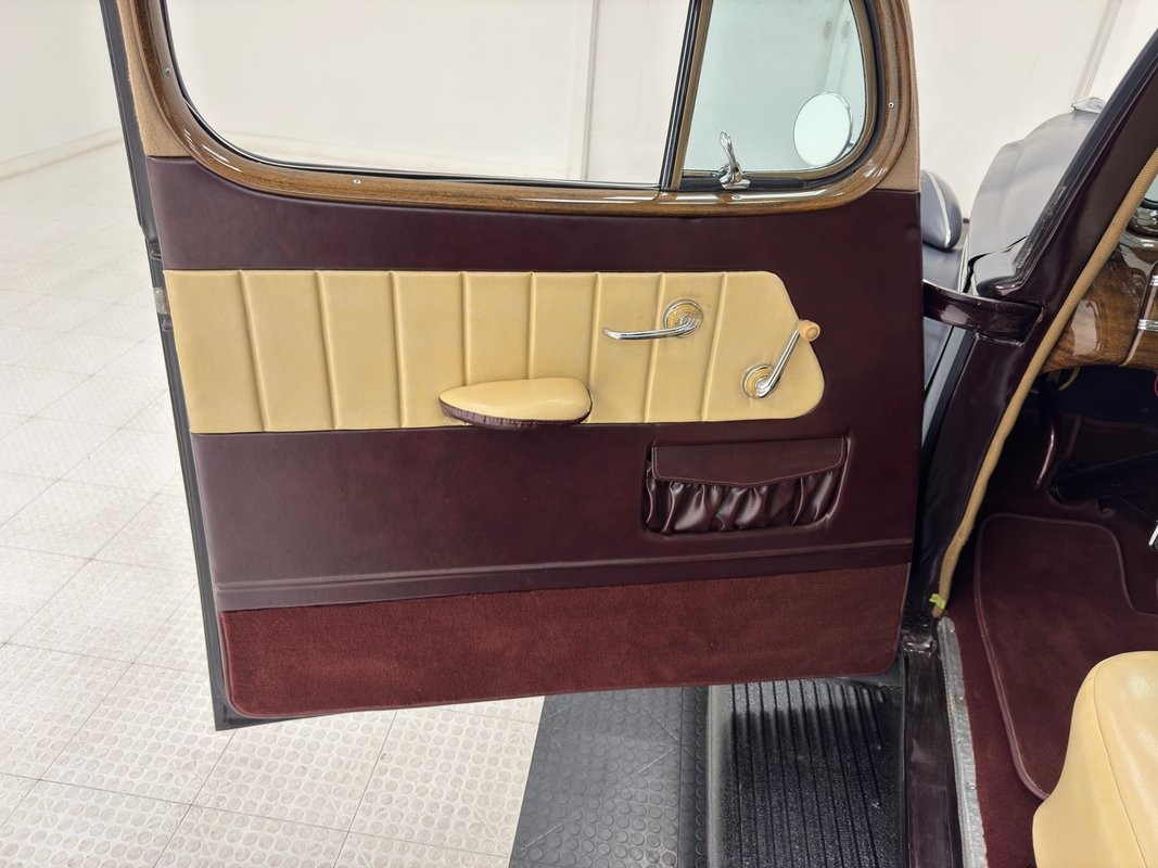 Packard-110-1940-Coupe-36