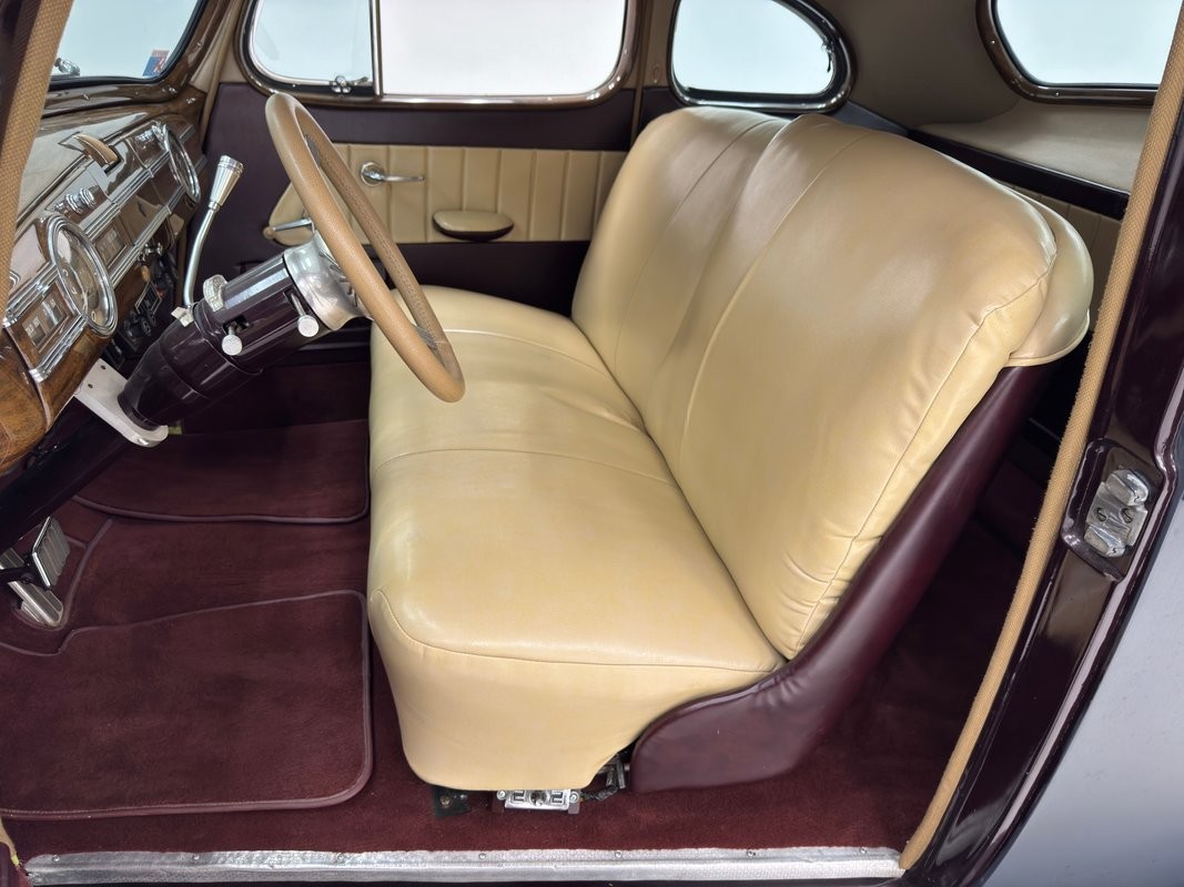 Packard-110-1940-Coupe-38