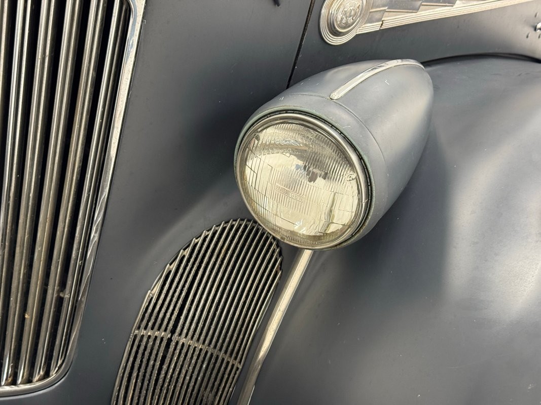 Packard-110-1940-Coupe-9