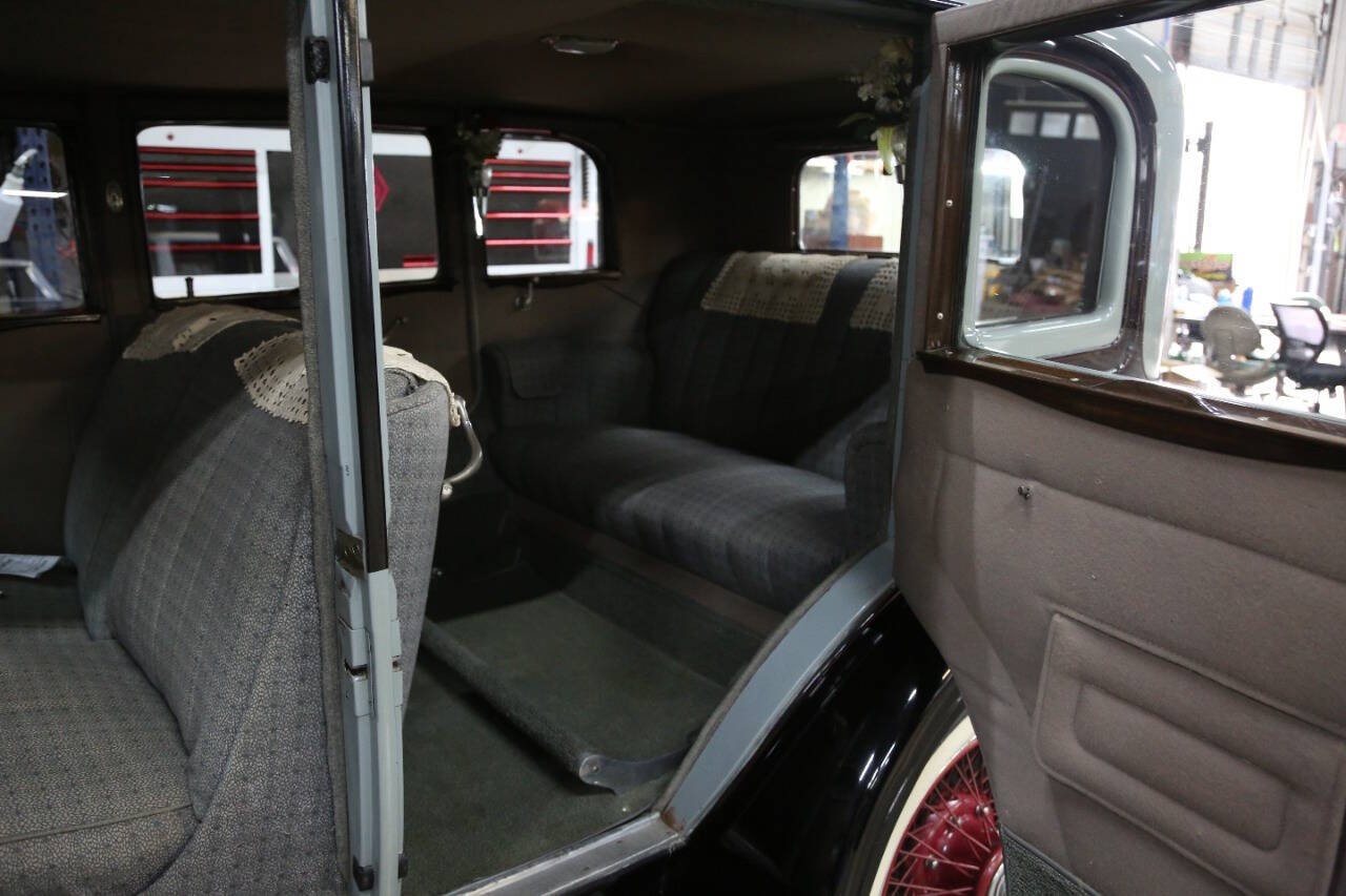 Packard-1929-Sedan-10