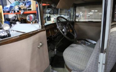 Packard-1929-Sedan-11
