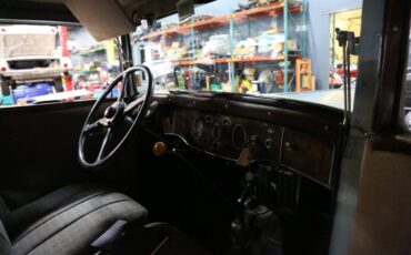 Packard-1929-Sedan-24