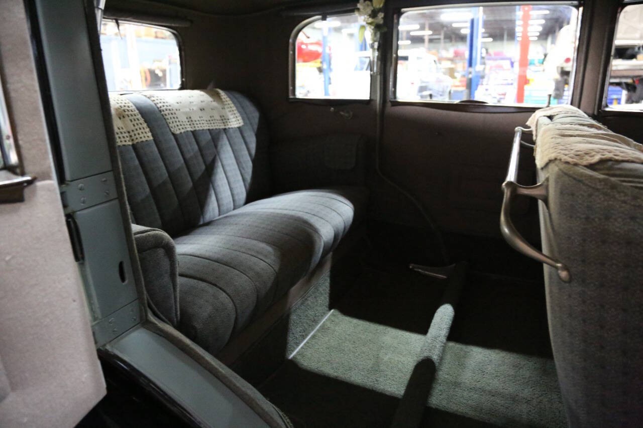 Packard-1929-Sedan-26