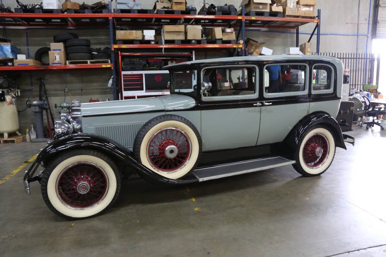 Packard-1929-Sedan-37