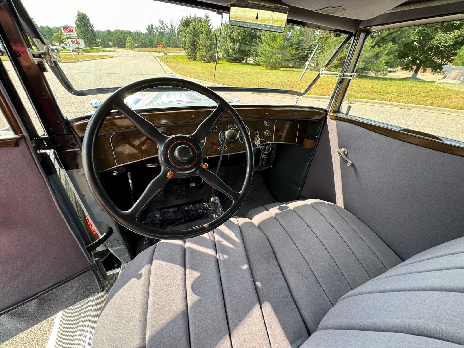 Packard-733-1930-Coupe-10