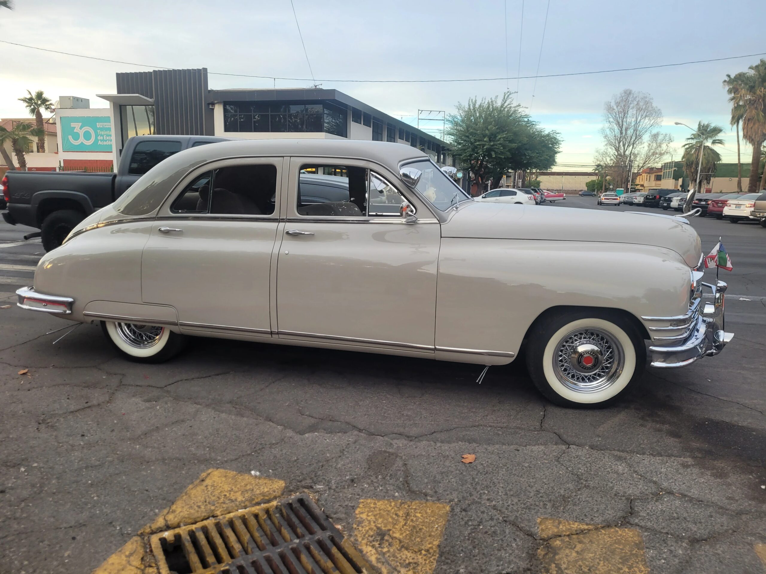 Packard-Custom-eight-1949-Beige-Beige-7