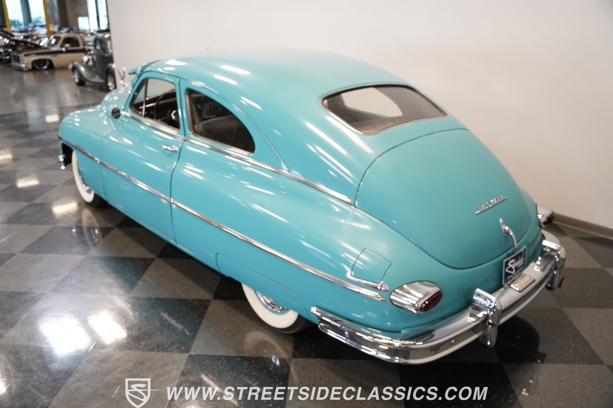 Packard-Deluxe-8-1950-Sedan-11