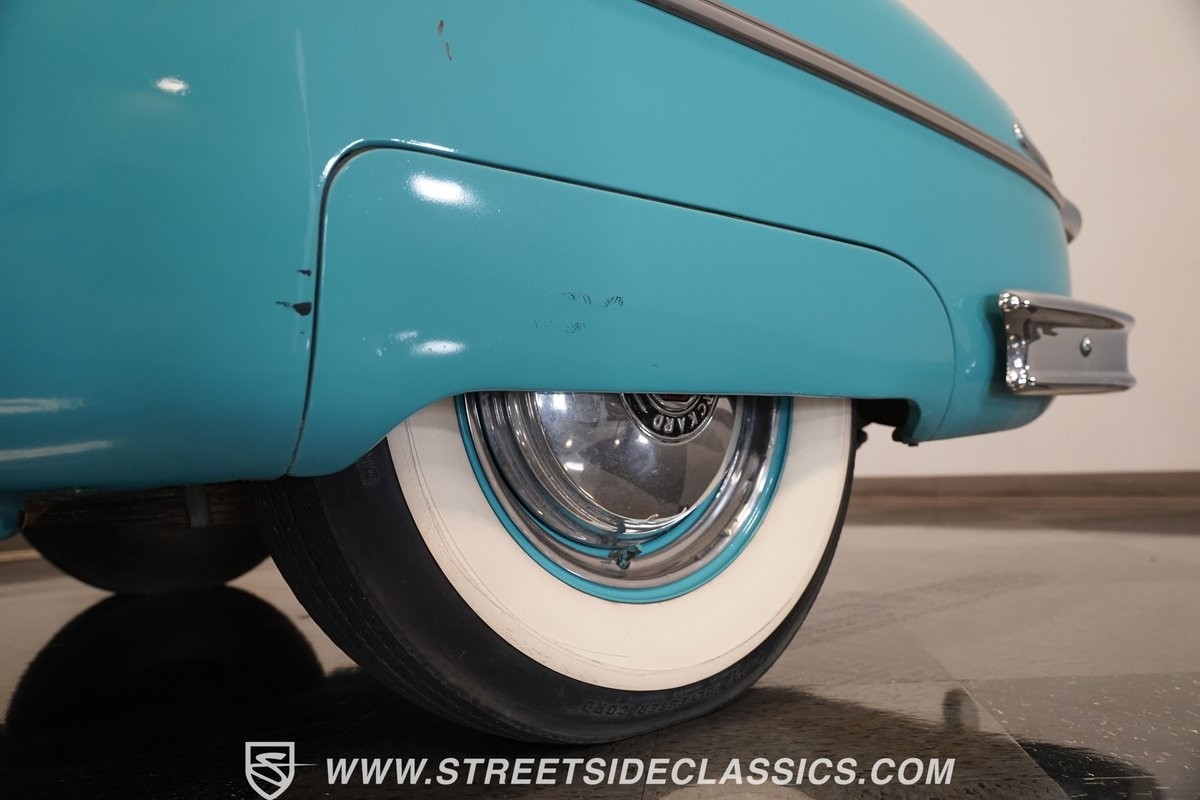 Packard-Deluxe-8-1950-Sedan-12