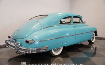 Packard-Deluxe-8-1950-Sedan-32