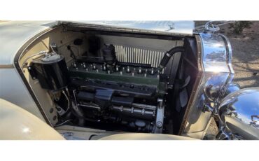 Packard-Eight-1930-Creme-and-Tan-light-brown-11