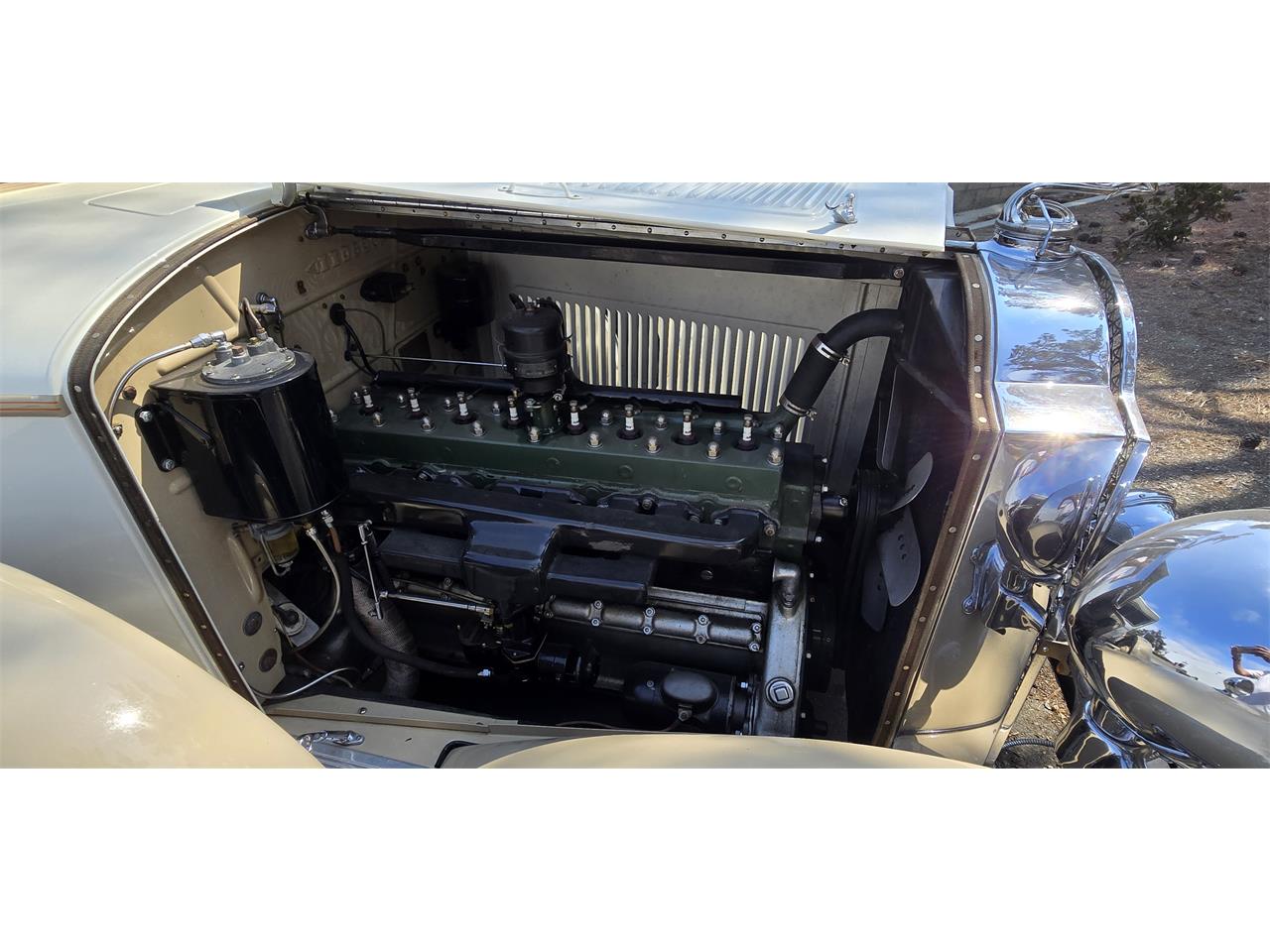 Packard-Eight-1930-Creme-and-Tan-light-brown-11