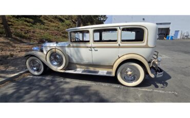 Packard-Eight-1930-Creme-and-Tan-light-brown