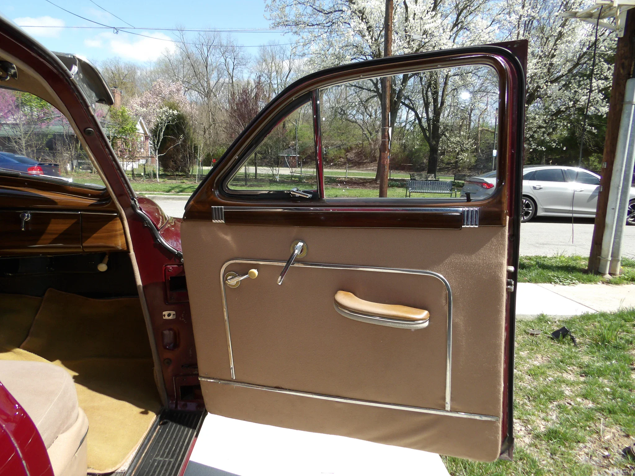 Packard-Super-8-1948-Burgundy-Tan-11