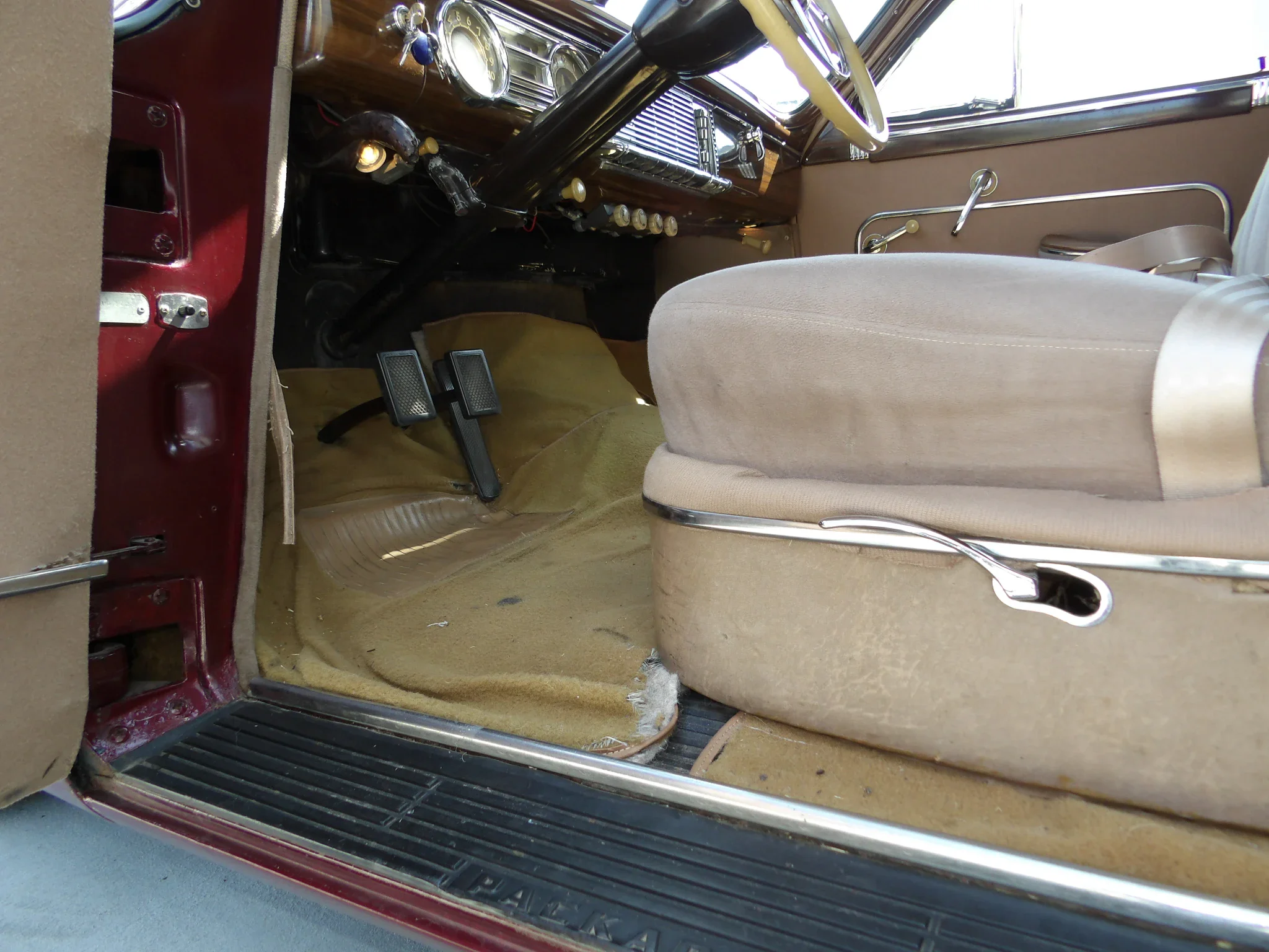 Packard-Super-8-1948-Burgundy-Tan-16