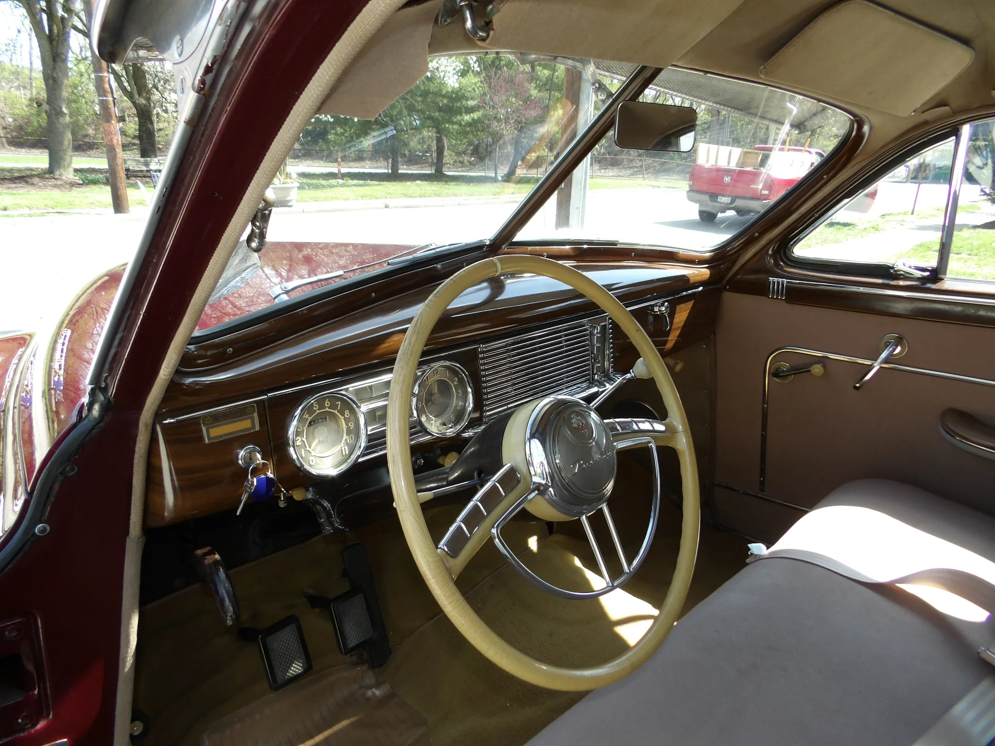 Packard-Super-8-1948-Burgundy-Tan-17